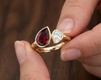 14k Gold Teardrop Ring with Garnet and Diamond – Engagement Ring