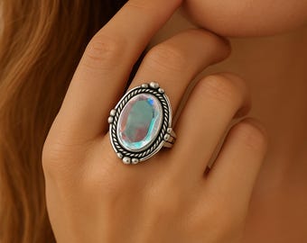 Anello Angel Aura Quartz fatto a mano: ovale in argento sterling, stile boho di grande impatto.
