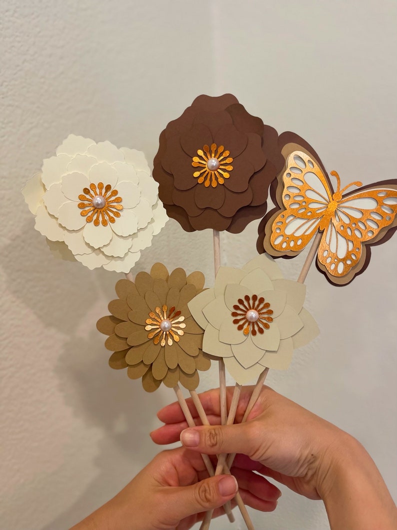 paper-flower-card-holder-bouquet-hand-crafted-paperflowers-gift
