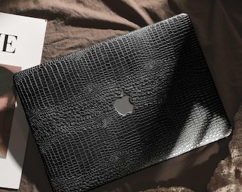 Personalized Black Crocodile Embossed MacBook Case, Custom Leather Laptop Cover with Gold Initial for MacBook Air 13 Pro 14 2026 M5 Neo A18