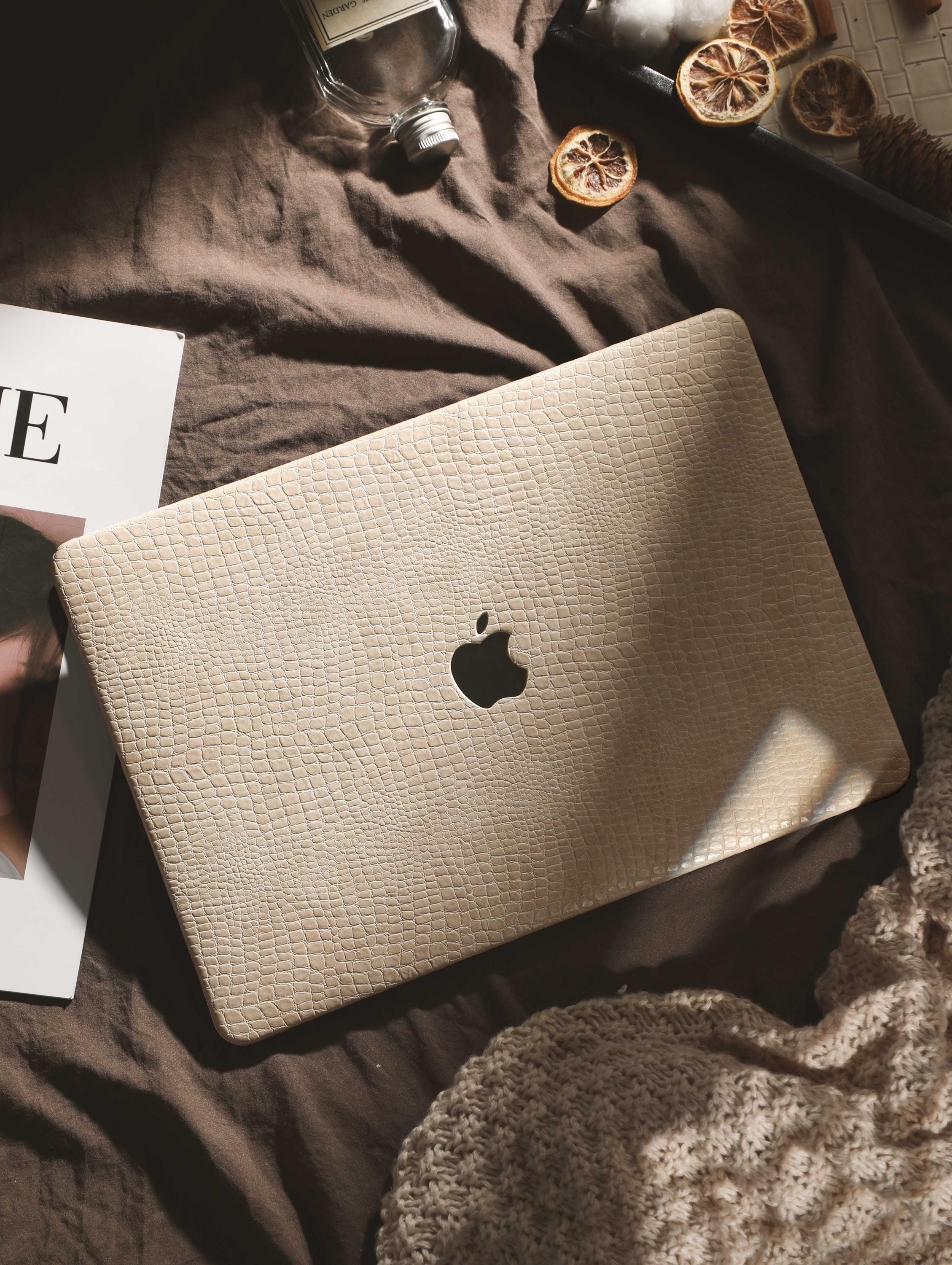 パーソナライズされたクロコダイル型押しMacBookケース、MacBook Air
