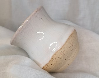 Vase en céramique poterie blanche vase à fleurs fait à la main décoration en céramique cadeau individuel accessoire de maison personnalisé grès fait main