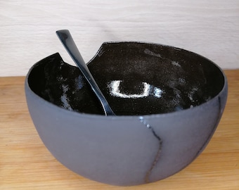 Keramik Schüssel handgemacht getöpfert Keramikgeschirr Suppenschüssel Salatschüssel Müslischale Dessert handmade black stoneware bowl