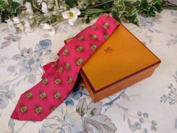 Cravate Hermès en soie fushia - image 1