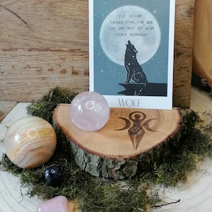 Natur Altar mit Karten Ständer und Aussparung für zb Ätherisches Öl oder Kristall Kugeln