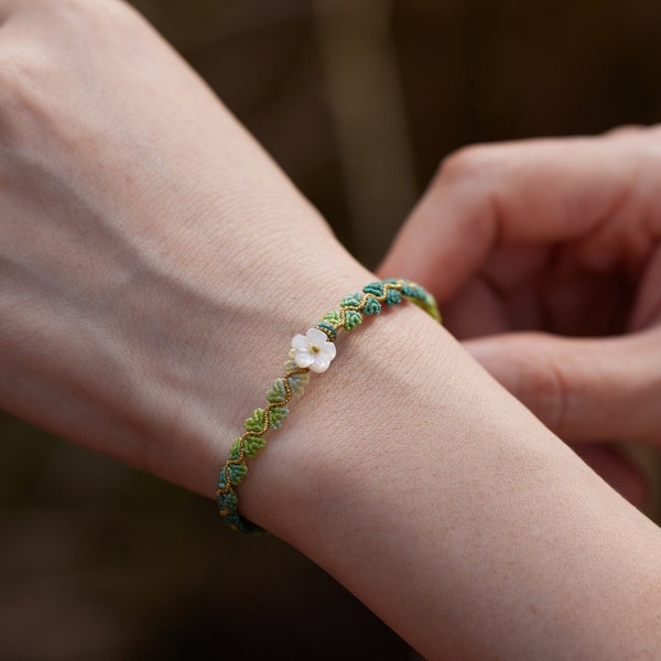 Handmade Flower Bracelet. Gifts for Her. Heart Shape Braided Bracelet. Hand Woven Bracelet. Natural Gemstone Bracelet. Best Friend Gifts.