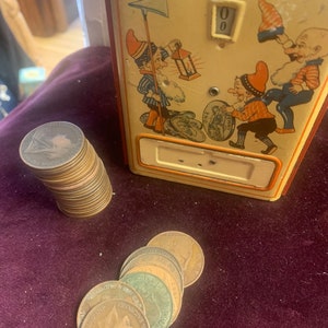 Old uk penny savings bank from 1930’s - inc 36 old pennies