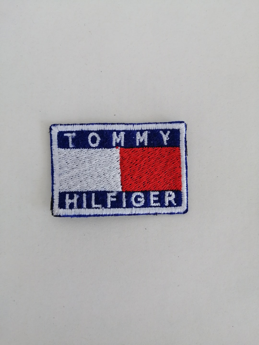 Aufnäher Tommy Hilfiger 5x4 Fotolabel Farben blau weiß rot Etsy.de