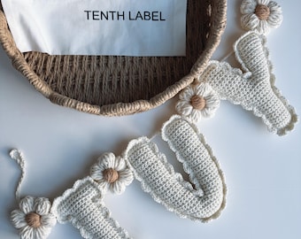 Crochet Name Garland with Frills and large flowers , Custom Nursery Decor