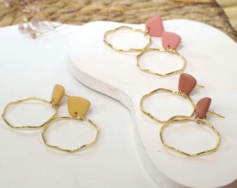 Colorful hoop earrings in polymer clay // LIVIA Minimalist // Circle earrings // Round earrings in brass // Pastel earrings // Dangle earrings