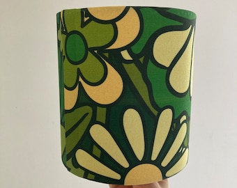 Hip and Retro: Lampshade with green retro flowers