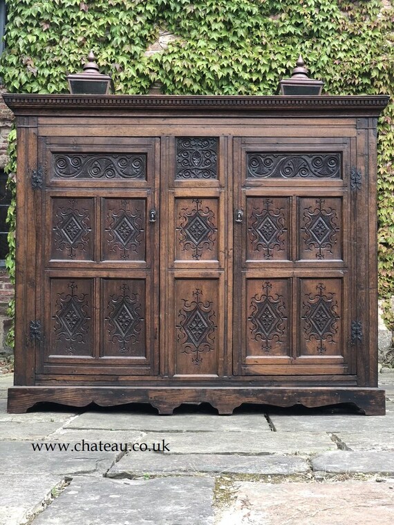 Oak coat cupboard hotsell