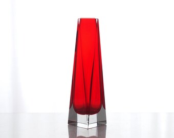 BLOCK VASE, vintage glass vase, East Germany, quadratic shape, facet cut, mid-century glass, 1960s/1970s, mcm, modernist glass