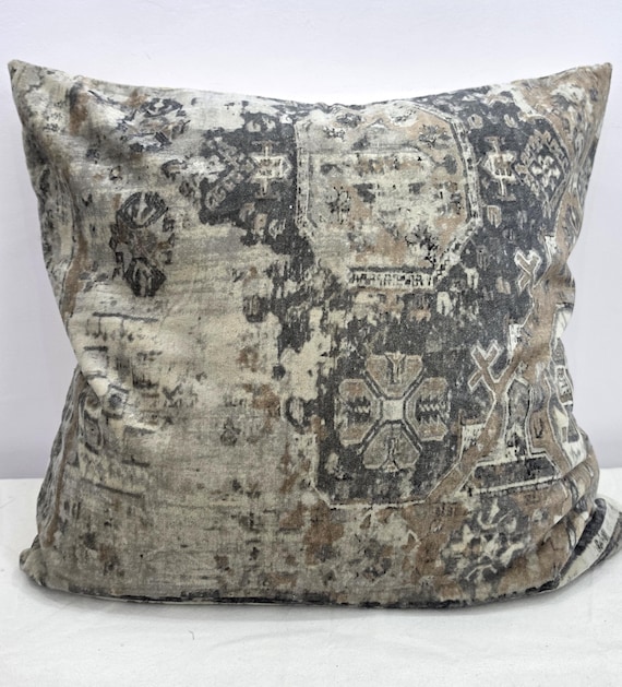 Velvet Vintage Handloom Cushion Cover 20x20: Traditional Vntage Floral Print