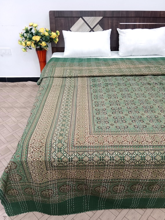 Ajrak Block Print Kantha Quilt: Vintage Floral Design, Double/Queen