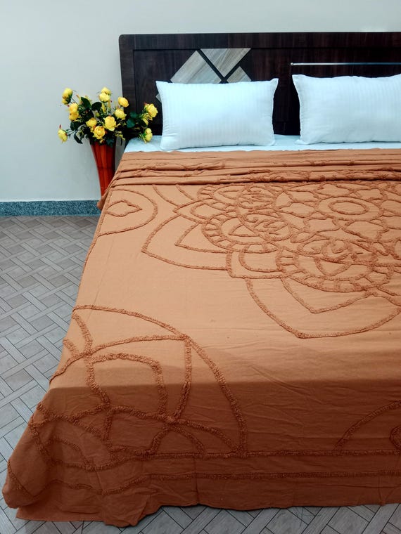 Embroidery Bed Cover: Vintage Design Cotton Bedspread (90x108 inches)