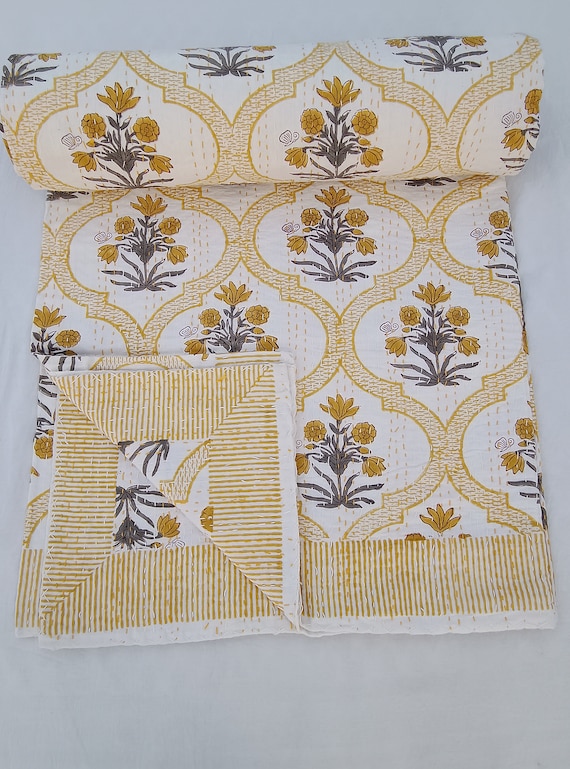 Golden Floral Quilt Kantha Quilt: Indian Hand-Stitched Bedspread