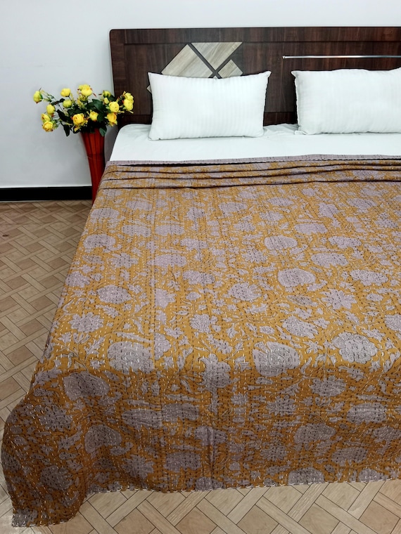 Premium Handcrafted Kantha Quilt, Vintage Style, Natural Vegetable Dye, Eco-Friendly Bedding, Unique Traditional Indian Quilt for Bedroom