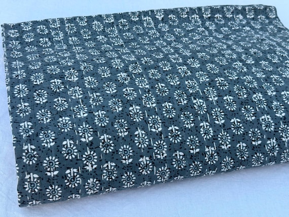 Floral Kantha Quilt: King/Queen Size Bedspread with Pillow Covers