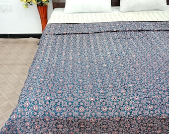 Colcha Floral Kantha: Roupa de Cama Indiana com Estampa Handblock