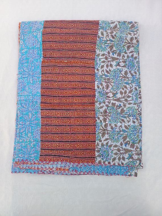 Handmade Patchwork Kantha Quilt: Vintage Indian Bedspread