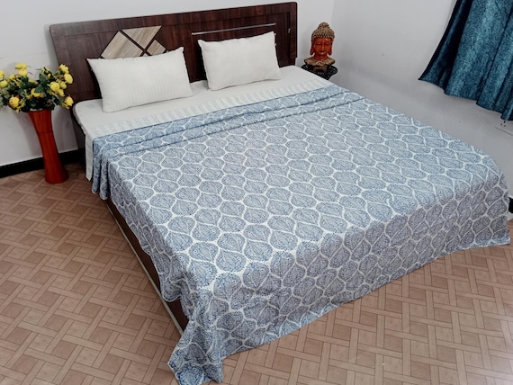 Floral Print Kantha Quilt: Hand-Stitched Indian Cotton Bedding