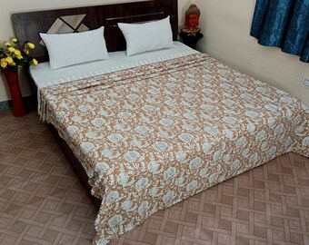 Floral Kantha Quilt Bedspread: Hand-Stitched Indian Cotton Throw