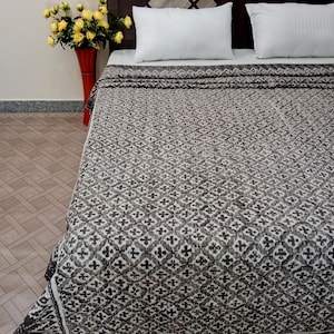 Kantha-quilt met handblokprint: aarden kleur, met de hand gestikt