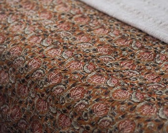 ピンクの花柄カンタキルト：手縫いブロックプリントコットン寝具