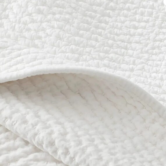 Handmade Indian Cotton Kantha Quilt: Reversible Queen Bedspread