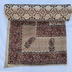Kantha Quilt Bettwäsche Handblockdruck Blumendecke Indische natürliche Farbe, handgenähte ländliche Kantha-Bettwäsche, ethnischer Wohnkulturstil