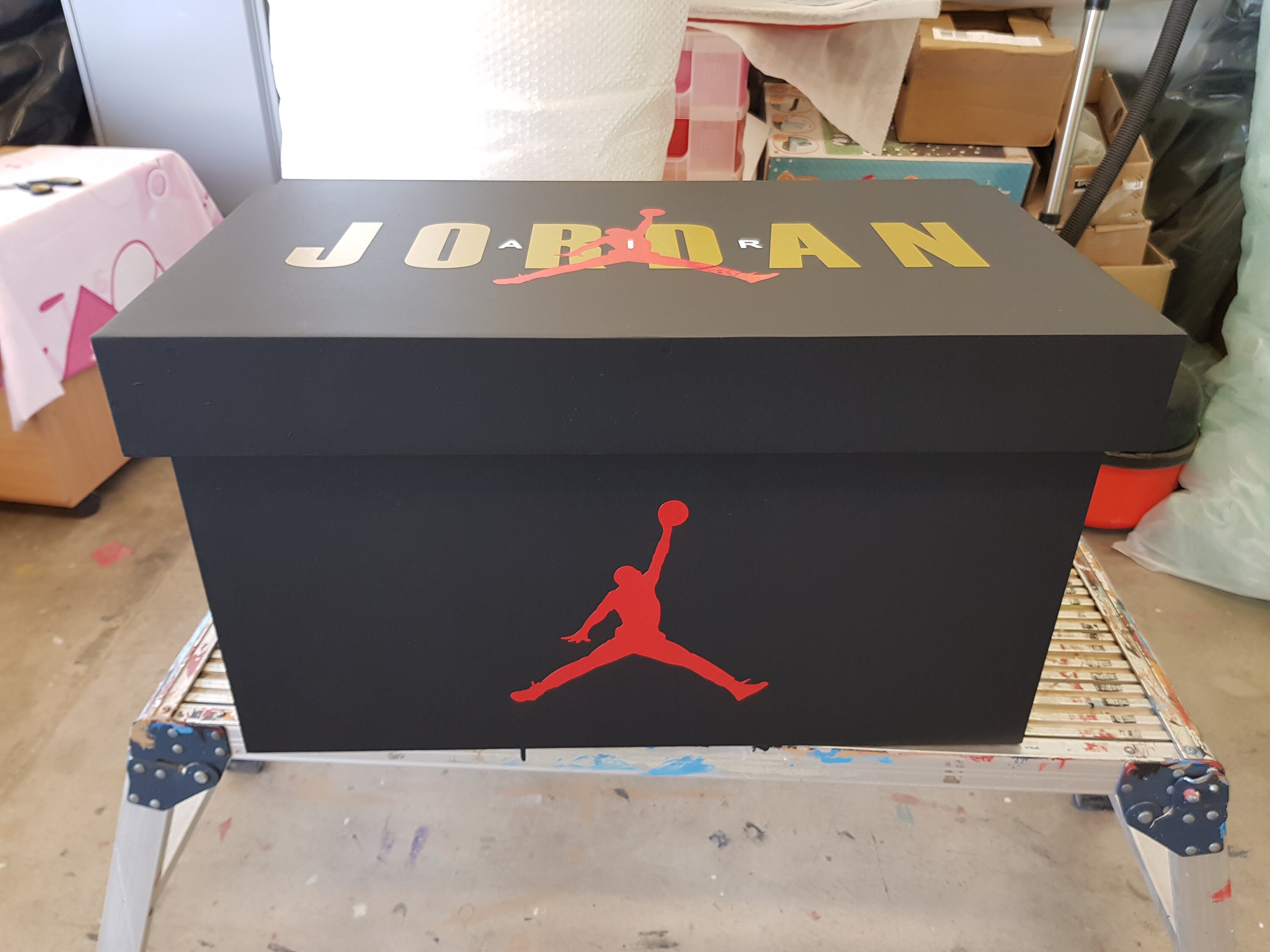 Large jordan shoe box hot sale