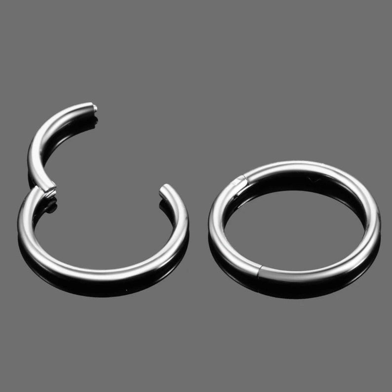Piercing de titanio: anillo de cierre de clic, piercing de oreja, hélice, caracola, tragus, piercing de labios, piercing de nariz/anillo de nariz, tabique, etc. Silber