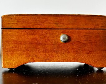 Vintage 1940's Thorens Music Box, Brahm's Lullaby and Mary Had a