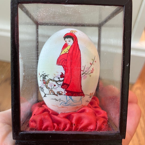 Vintage Chinese Oriental Asian Scene 5" Hand Painted Carved Egg In Glass Case