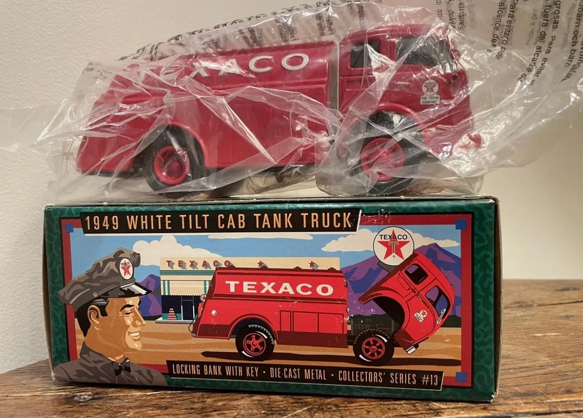 TEXACO 1949 White Tilt Cab Tank Truck, Texaco Gas Truck,, 46 OFF