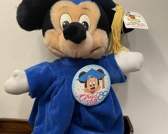 Graduation Mickey Mouse Disneyland Plush Blue Gown Yellow Tassel VTG 1989 Pin