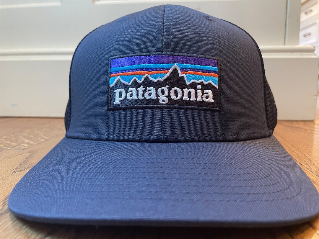 Patagonia P6 Trucker Hat Navy Mesh Adjustable Snapback Brand New W
