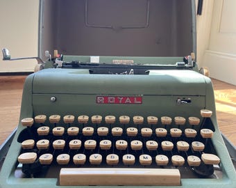 Vintage Schreibmaschine Royal Quiet De Luxe mit Koffer - Zustand wie besehen