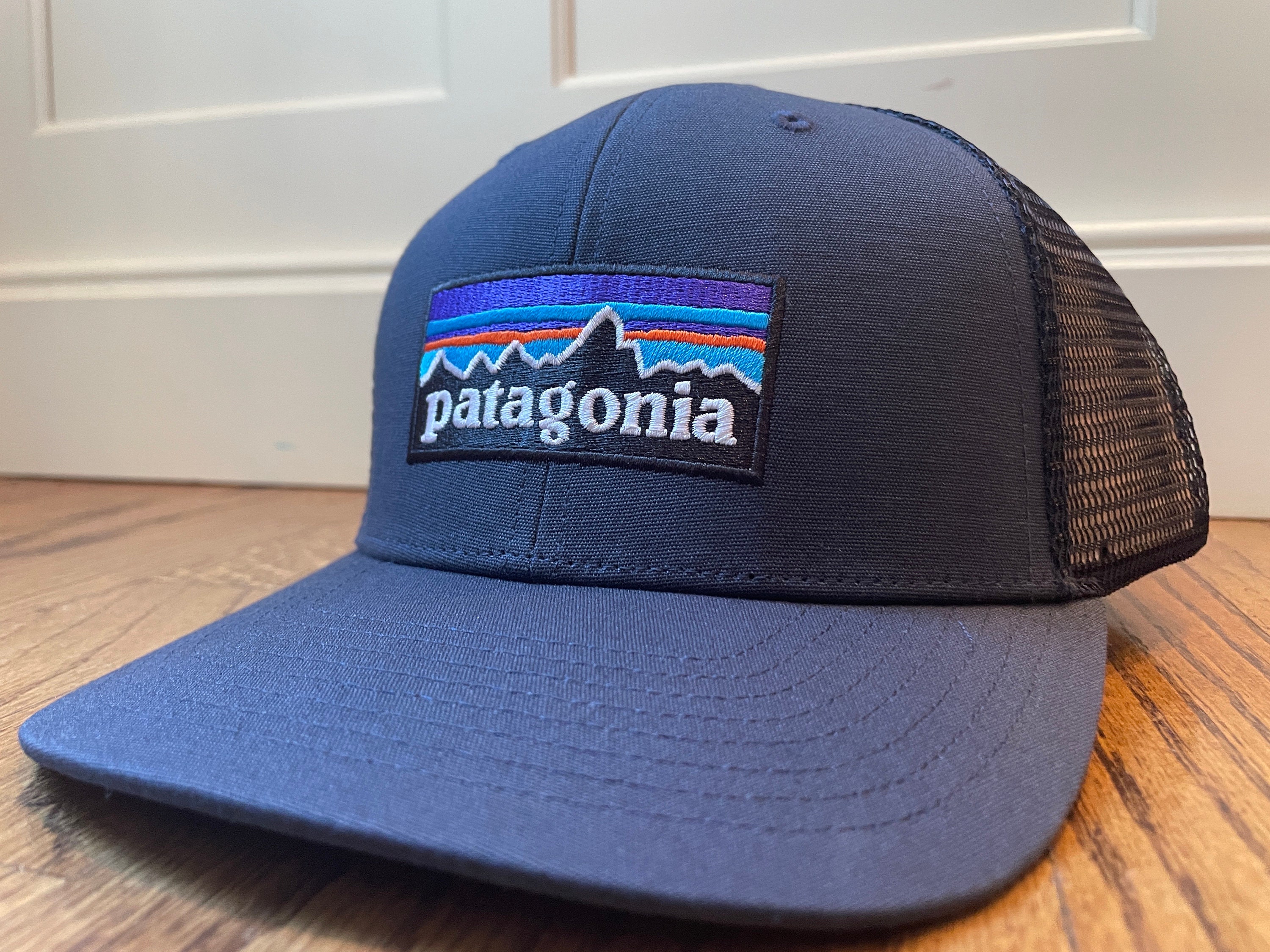 Patagonia P6 Trucker Hat Navy Mesh Adjustable Snapback Brand