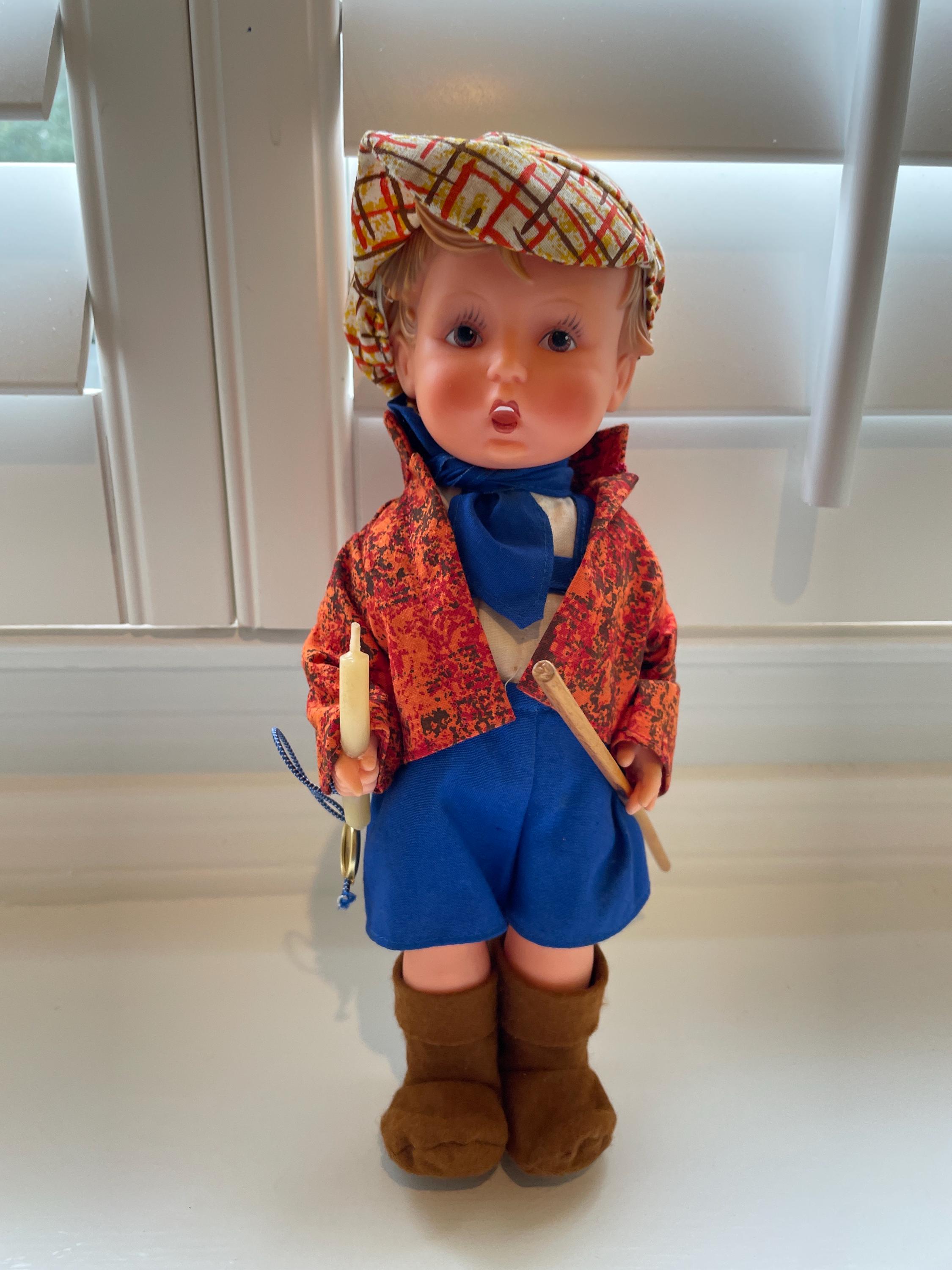 Vintage Gobel Hummel Precious Little Boy 12 display picture 1