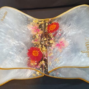 real personalizado | suporte do Alcorão em resina branca e dourada usando flor prensada rosa