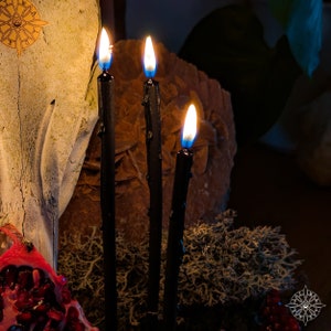 HEKATE Ritual & Hexen Kerzen mit Styrax veredelt Erkenntnis Schutz Transformation 100% schwarzes Bienenwachs Bild 1
