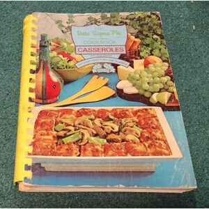 1969 BETA SIGMA PHI International Casseroles Cookbook Breads 2000 Recipes