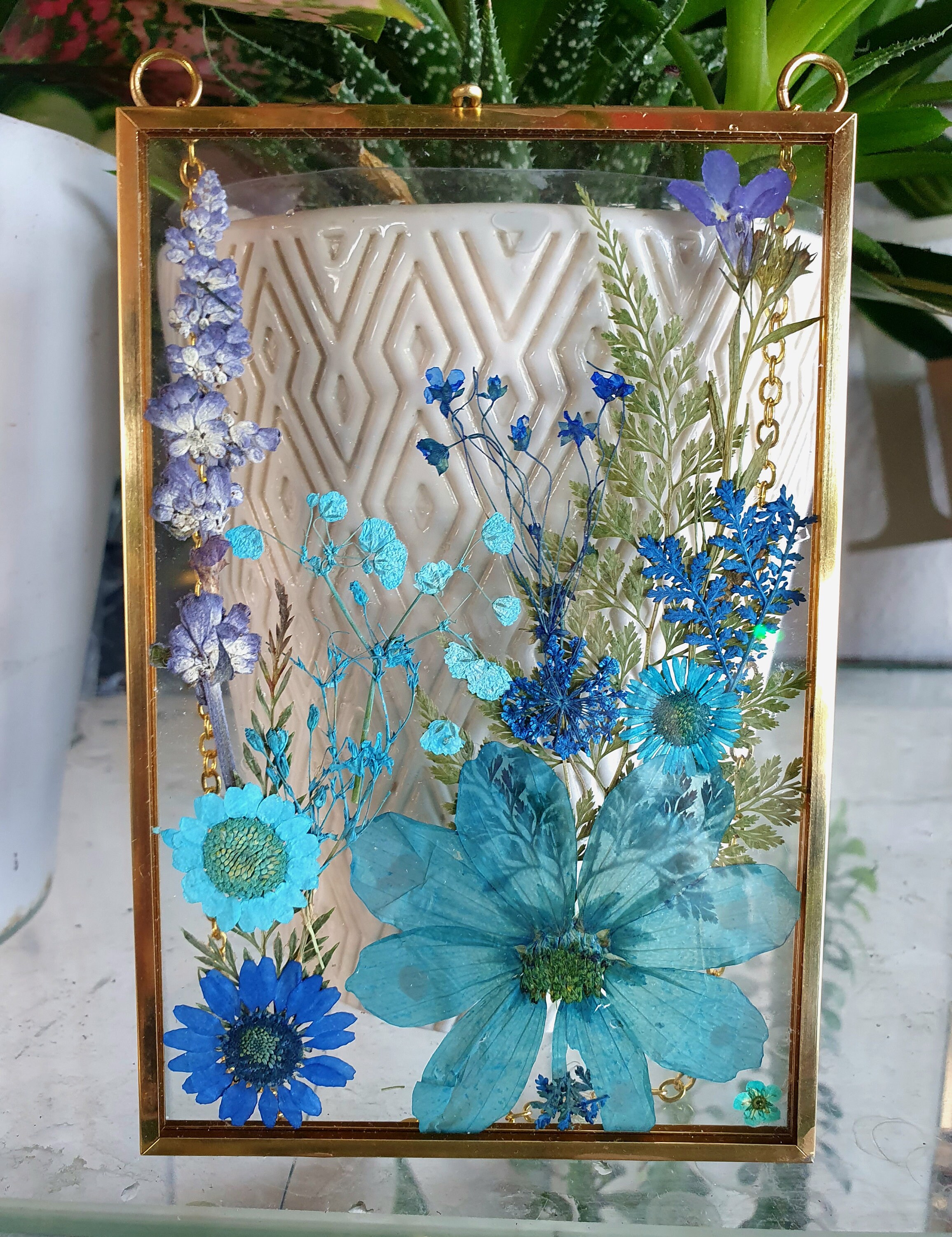 Wall Art Dried Pressed Real Flowers in Glass Frame 4x6 Inches, Hanging