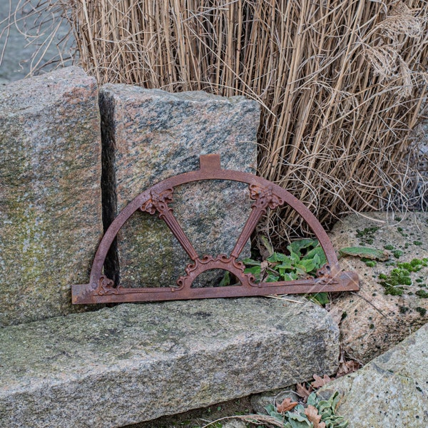 Halbrundes Stallfenster "Galway" Eisenfenster Garten Geschenkidee Deko Rostoptik Metall Rahmen