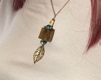 Collar Bambú y Hojas Doradas