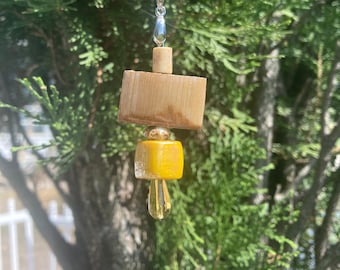 Collar de perlas de vidrio de color ámbar y bambú