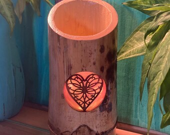 Portavelas con luces de hadas que brillan en la oscuridad con forma de corazón de bambú