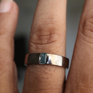 Mens Moss agate Wedding Band Baguette Cut Green Agate Band 5mm Solid Gold Ring Mens Solitaire Stacking Matching Band Retro Vintage Ring Gift